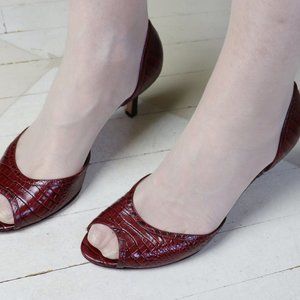 Like new-Beautiful Ann Taylor d'orsay-cut, all leather heels - 7 M